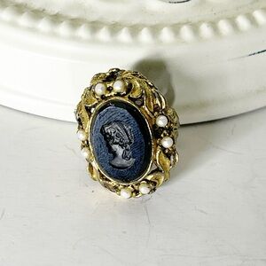 Vintage Carved Intaglio Black Glass Cameo Ring Germany Adjustable Gold Tone